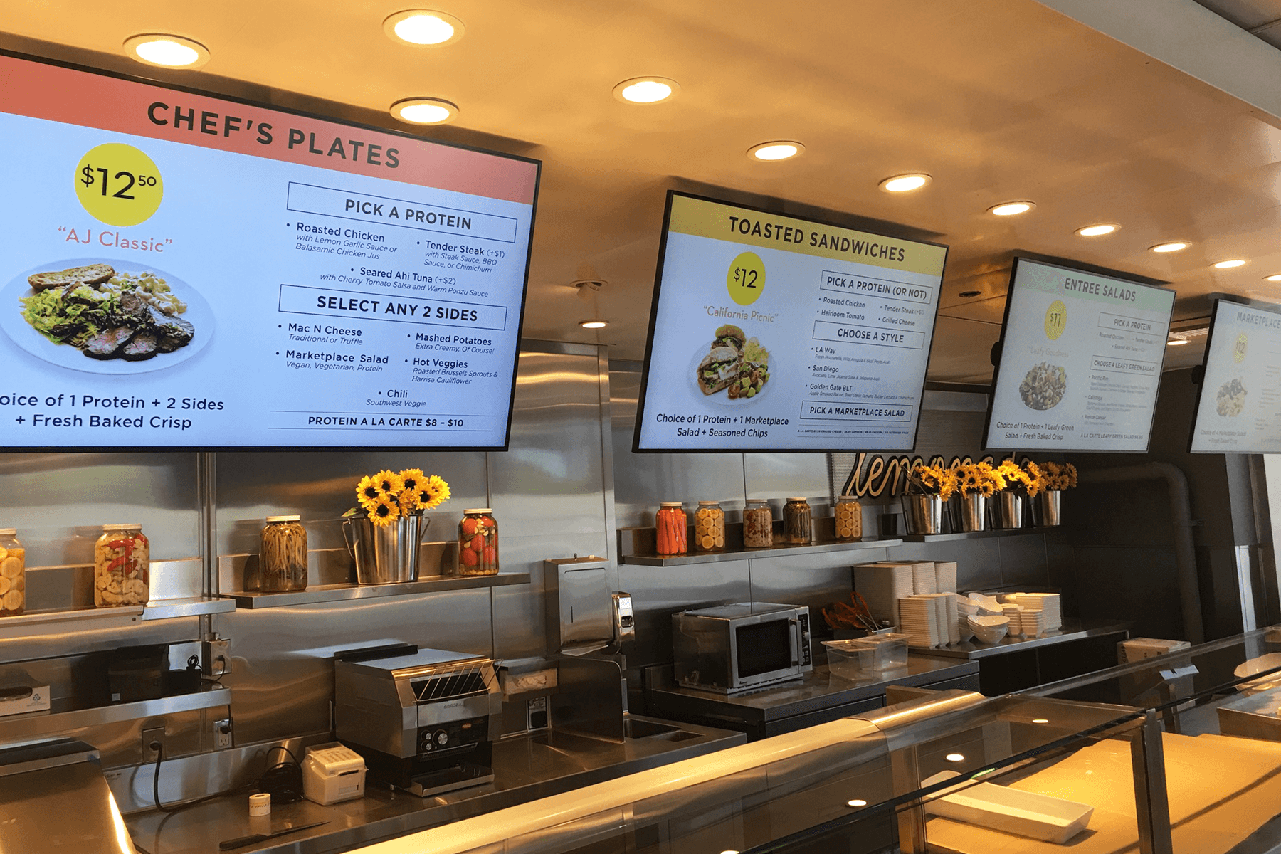 Why are digital displays for restaurants becoming commonplace?
