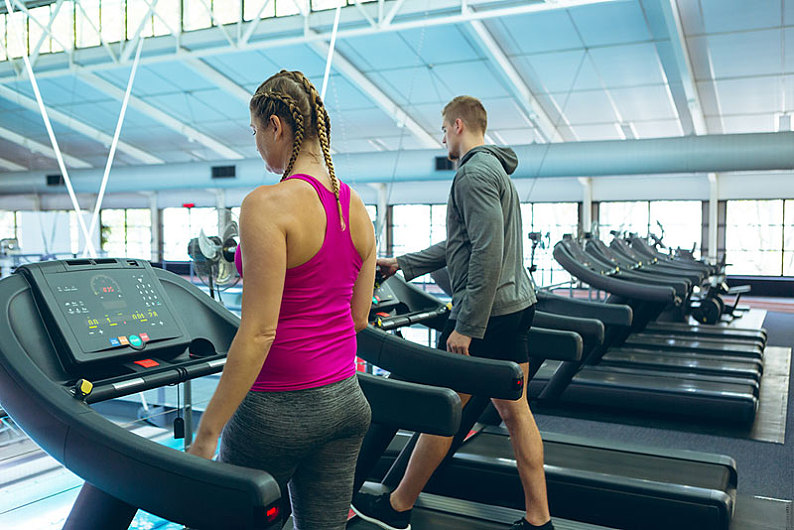 Touchscreen center console: the smart choice for commercial fitness equipment?